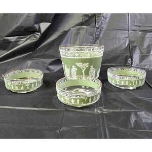 Vintage 1960s Jeannette Glass Wedgewood Hellenic Bowl Set